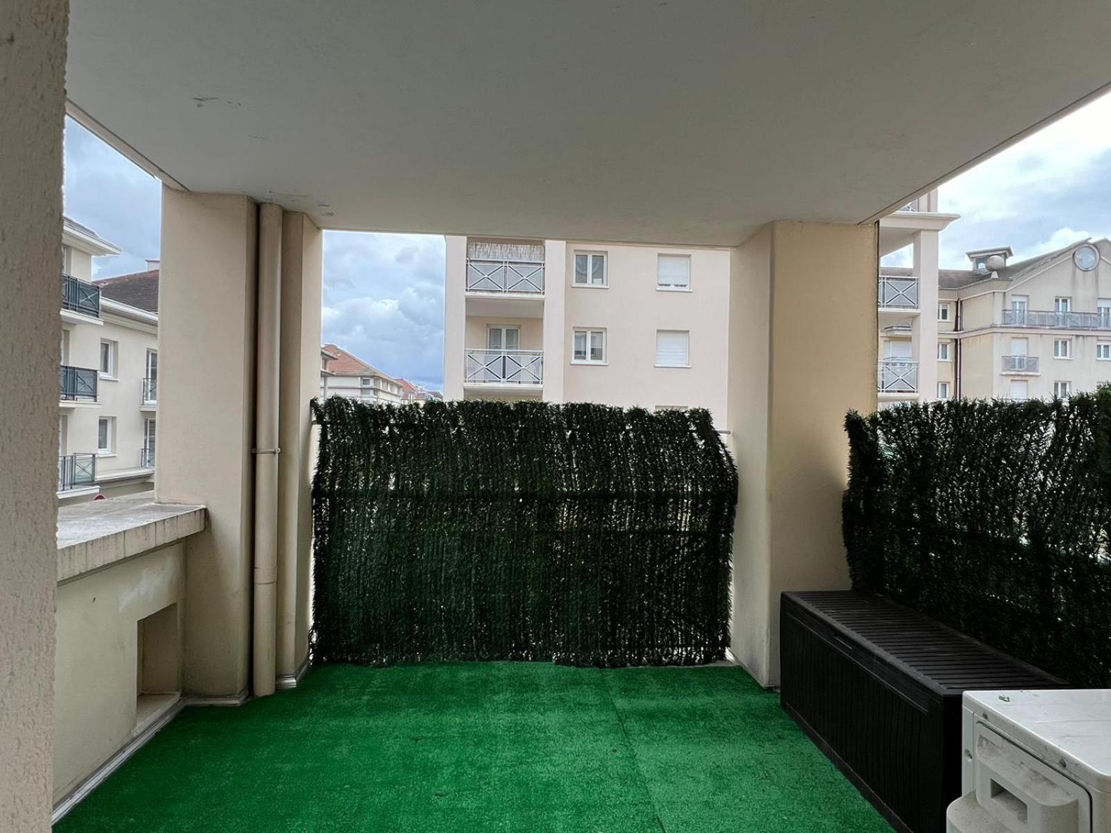 Location 3 Chambres Spacieuses Dans Appartment 2 Mn Rer Bussy Saint Georges Buitenkant foto